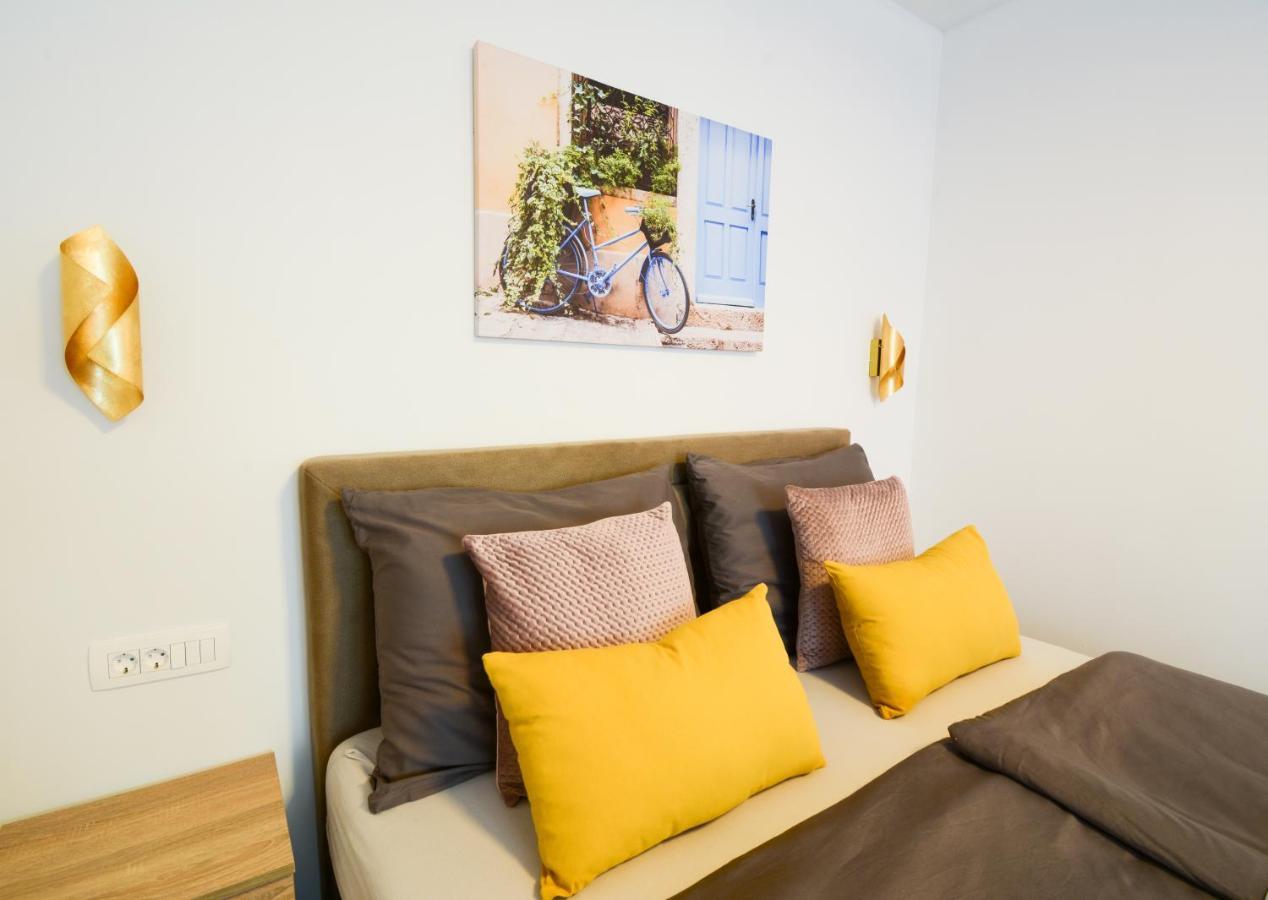 Apartment Grey&Yellow Задар Экстерьер фото